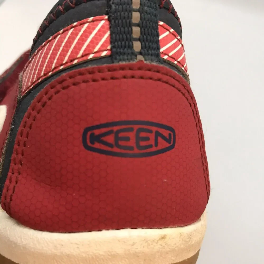 Keen Knotch Creek Sandals Boy's size 6Y  EU 38 Closed Toe Outdoor Hiking Shoes